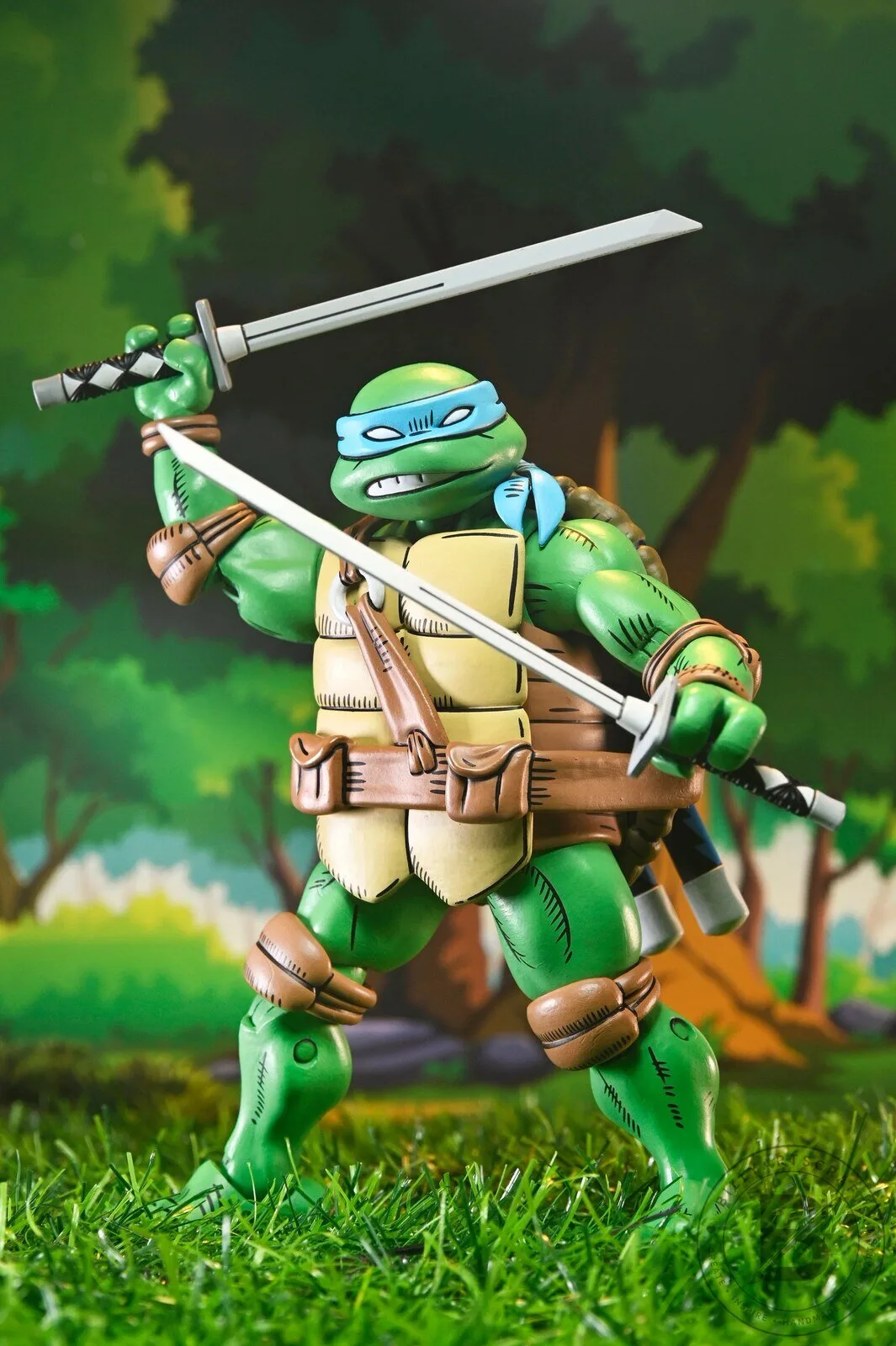 Teenage Mutant Ninja Turtles Leonardo Action Figure with Katana Swords